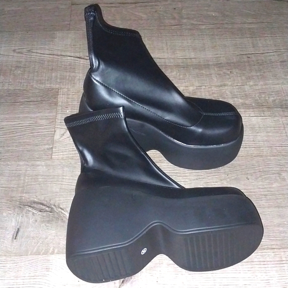Soldd Ladies chunky platform boots sz 7.5 - Picture 10 of 16